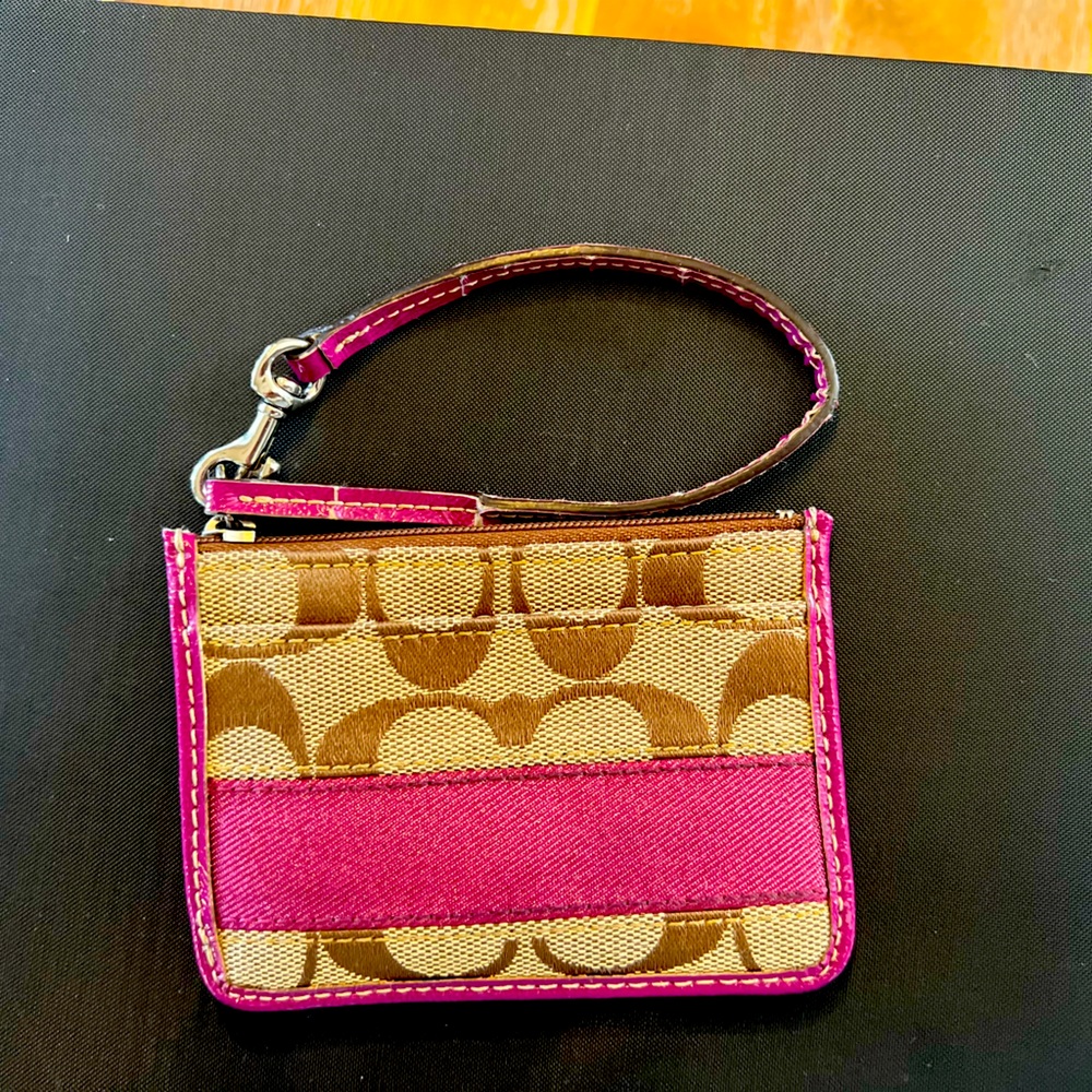 Signature corner zip wallet with ID